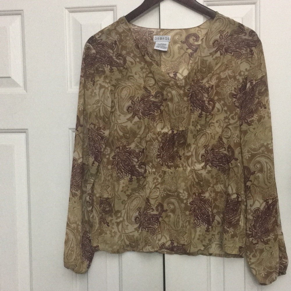 🇺🇸George semi Sheer top M
